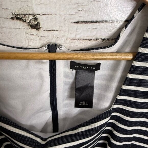 Ann Taylor Black and White Sleeveless Sheath Dress size 4 - Picture 4 of 7